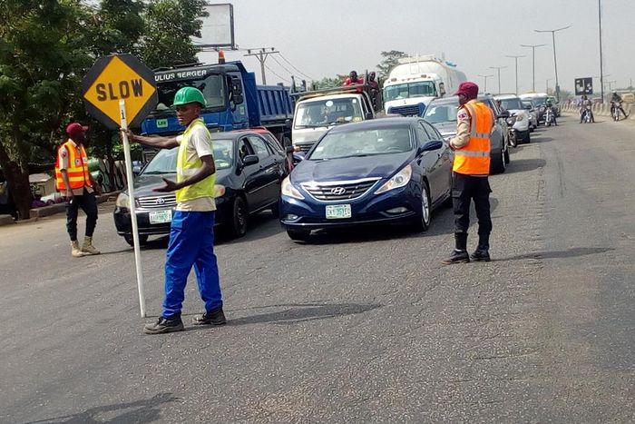 Outbound Lagos traffic diversion to inbound traffic on Lagos-Ibadan Expressway on Tuesday in Lagos. [NAN]