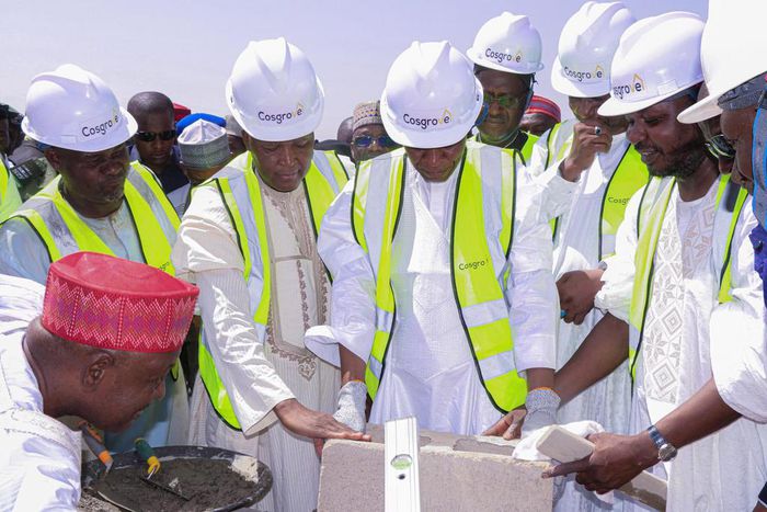 8,000 Nigerians show interest in Tinubu's Renewed Hope housing scheme [Twitter:@Arch_Dangiwa]