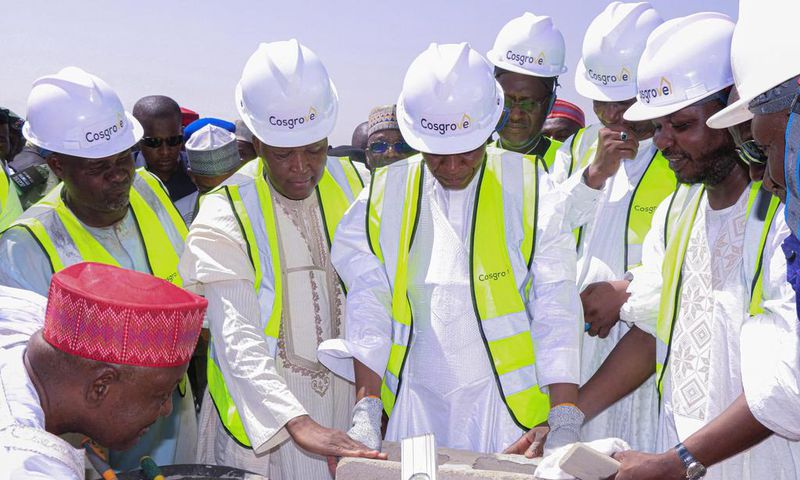 8,000 Nigerians show interest in Tinubu's Renewed Hope housing scheme [Twitter:@Arch_Dangiwa]
