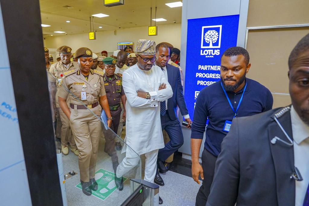 Lagos airport e-gates 100% ready in 3 weeks – Minister [Twitter@BTOofficial]