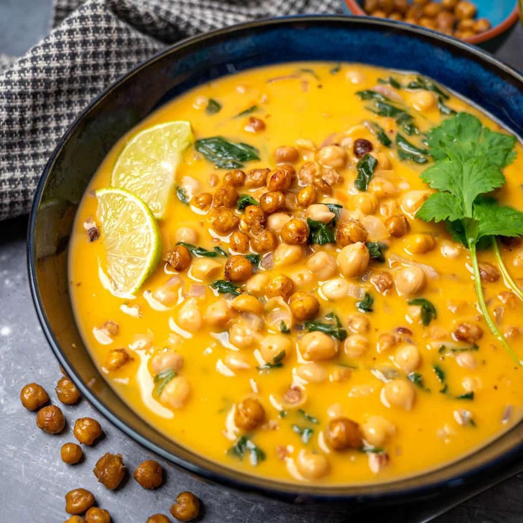 Thai coconut chickpea curry [Image Credit: Vegan Cocotte]
