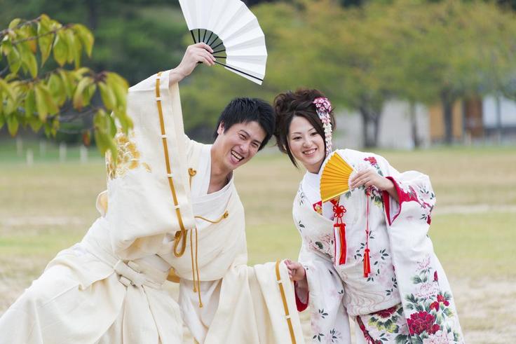 The Japanese salaryman hands over his salary to his wife [iStock]
