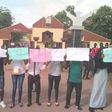 MAPOLY students shut down school gate to protest lecturers strike