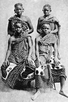 Africans started wearing fabrics like this after colonialism [dailyupdate]
