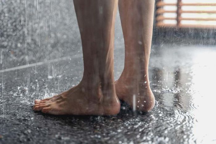 Feet should be washed daily with warm water and shower gel [Life Hacker]