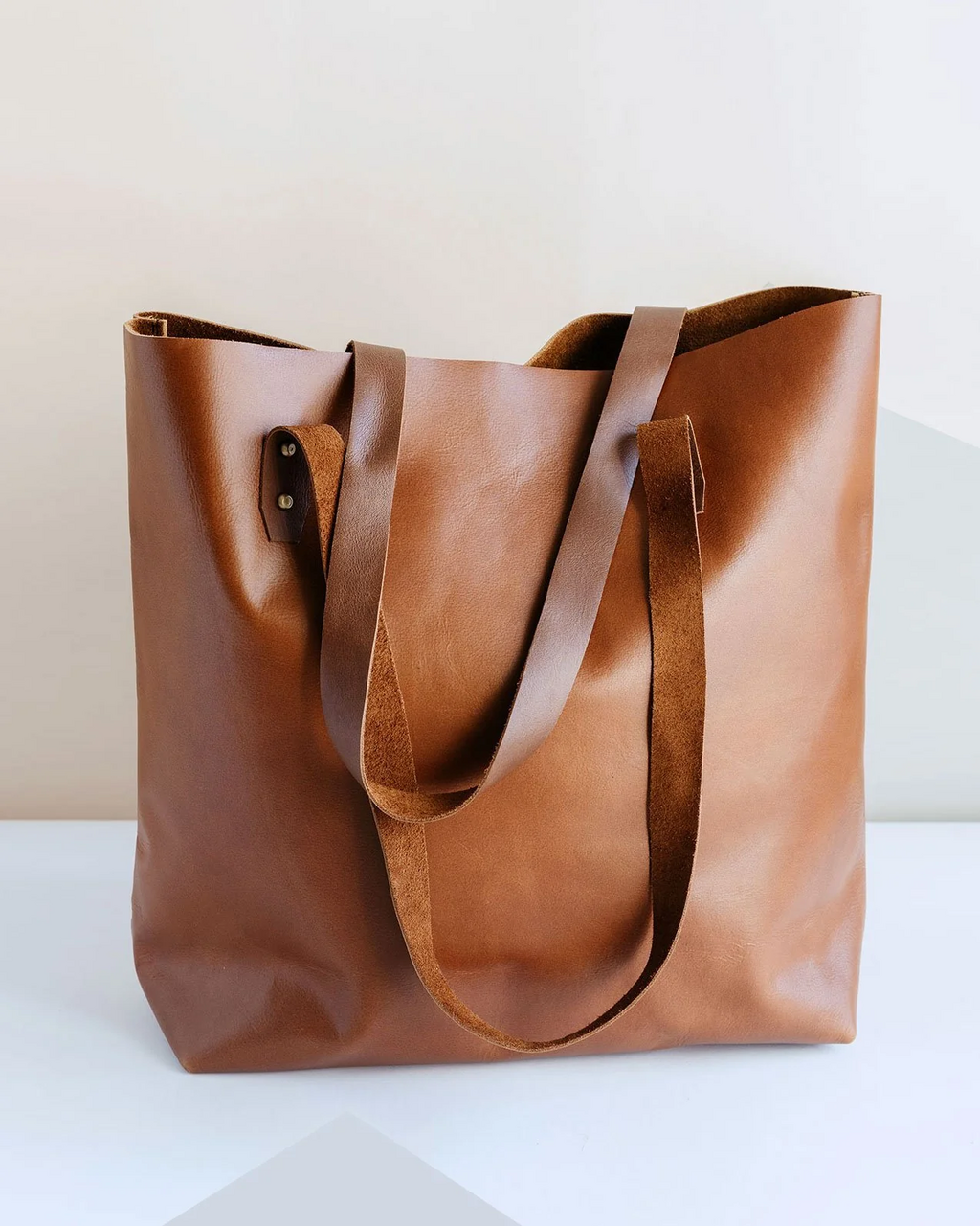 Leather tote bag [libertian]