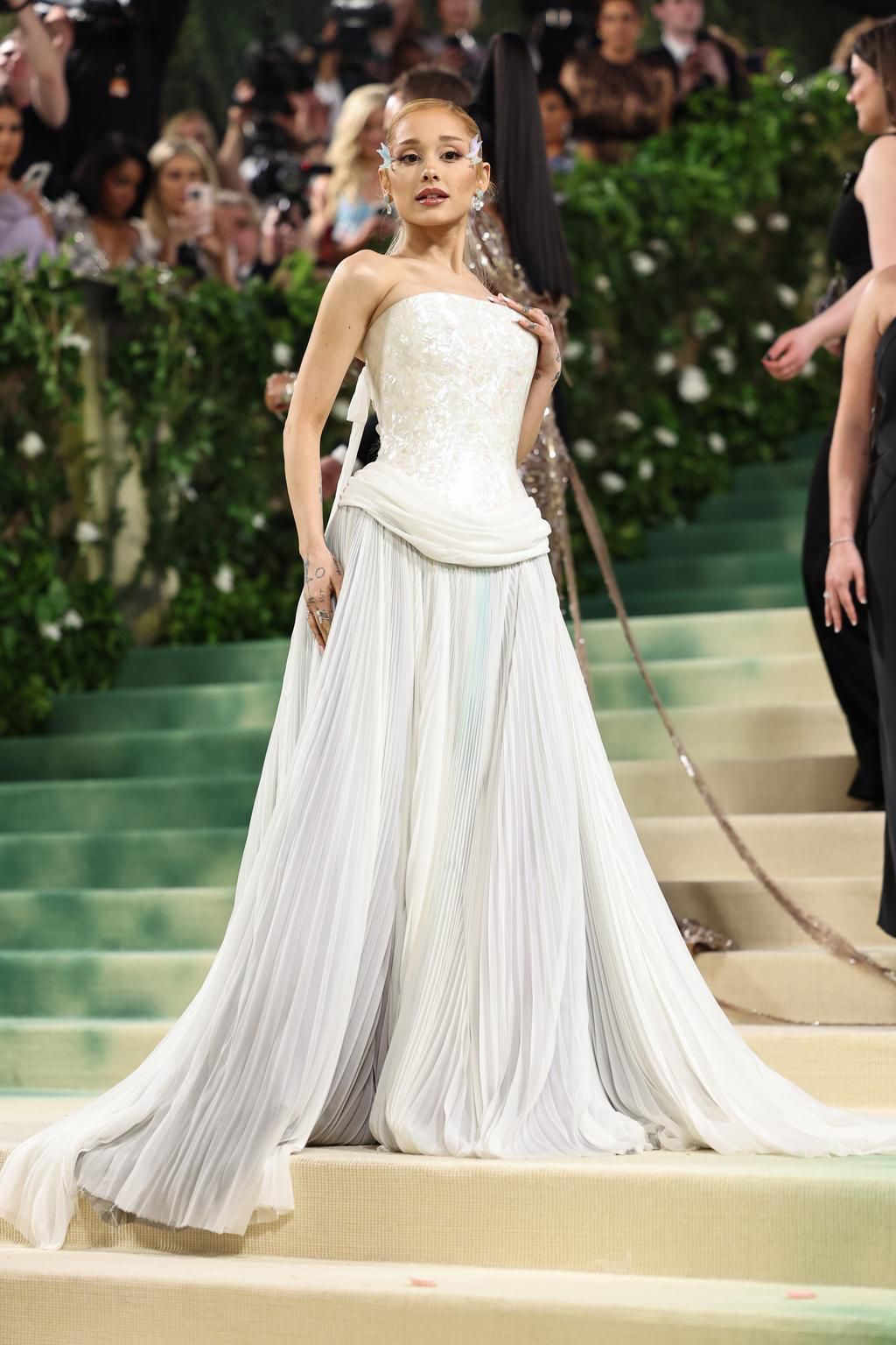 Ariana Grande returned to the Met Gala red carpet for the first time since 2018.