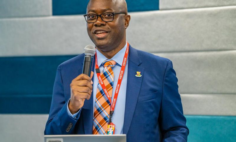Governor Seyi Makinde signing the final investment agreement for the Oyo State Government-Shell Nigeria Gas Infrastructure Development and Distribution project. [Twitter:@seyiamakinde]
