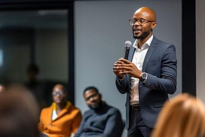 Effective speaking is an invaluable skill [Freepik]