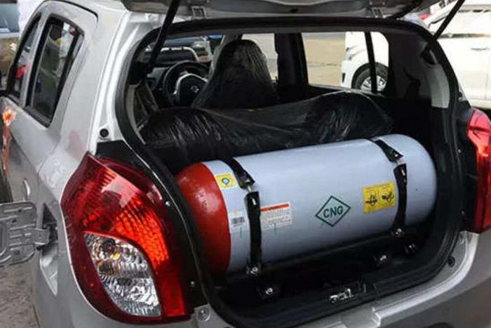 Converting petrol vehicles to Compressed Natural Gas (CNG) vehicles [Spinny]