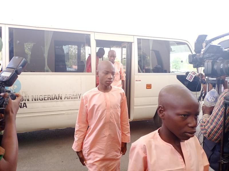 The freed schoolchildren arrived at the Kaduna Government House. [Punch]