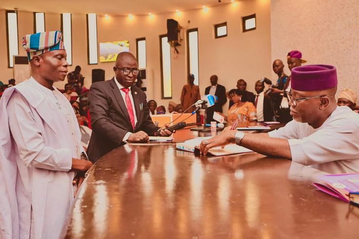 Aiyedatiwa inaugurating new commissioners in Akure  [NAN]