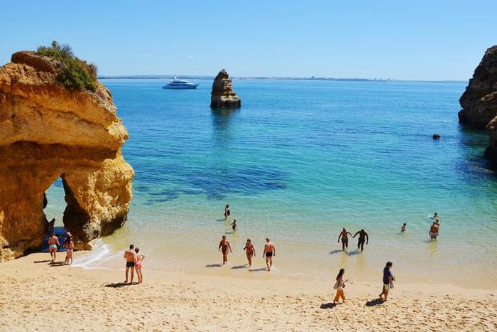 Camilo Beach [Shutterstock]