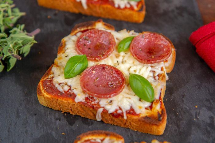Pizza toast [Martin's famous potato rolls and bread]