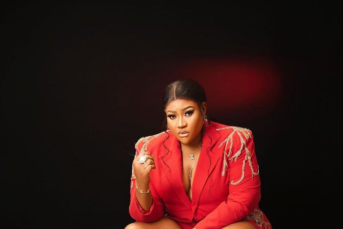 Nkechi Blessing gives to charity on her birthday [Instagram/Nkechiblessing sunday]