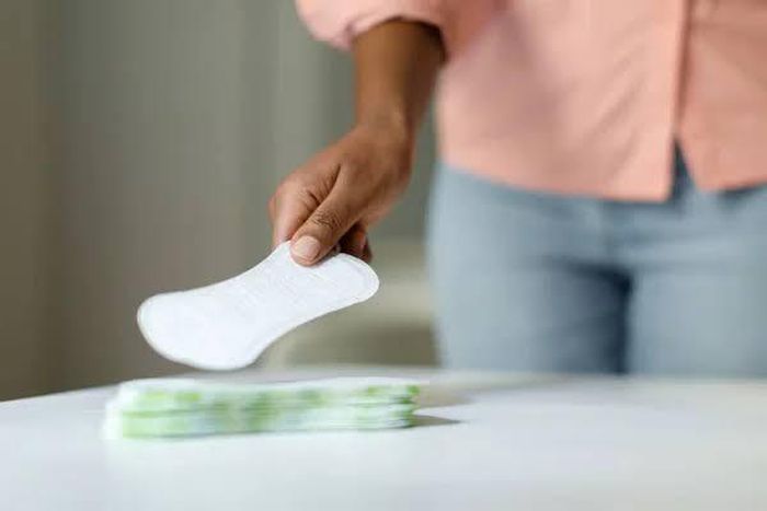 Dispose sanitary pads properly [Deposit Photos]