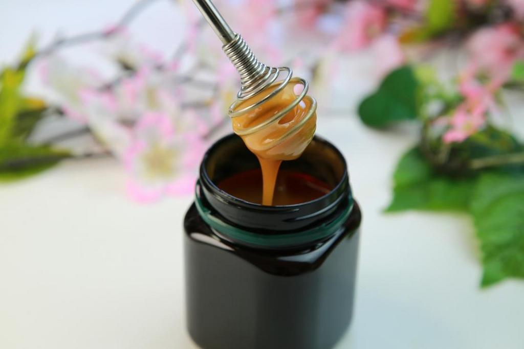The sexual benefits, health perks and side effects of Manuka honey