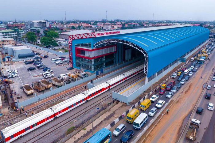 Sanwo-Olu tests run Red Line rail ahead of commissioning by Tinubu [Twitter:@jidesanwoolu]