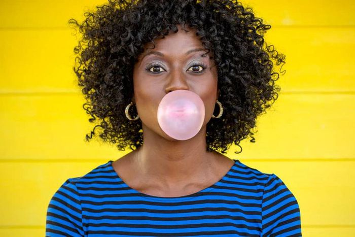 What happens to your digestive tract when you swallow gum? [womeneat]