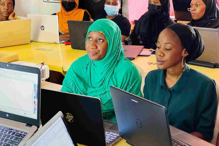Teachers learn ICT skills [webfalainitiative.org]