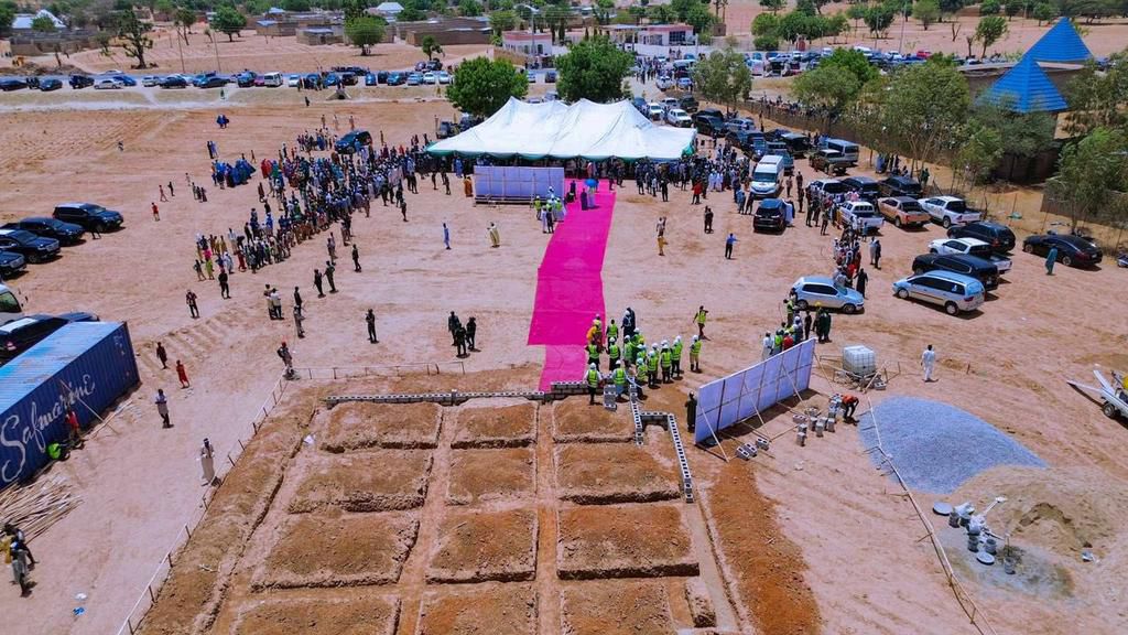 8,000 Nigerians show interest in Tinubu's Renewed Hope housing scheme [Twitter:@Arch_Dangiwa]