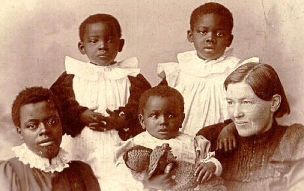 Mary Slessor and twins [Nationalambassadornews]