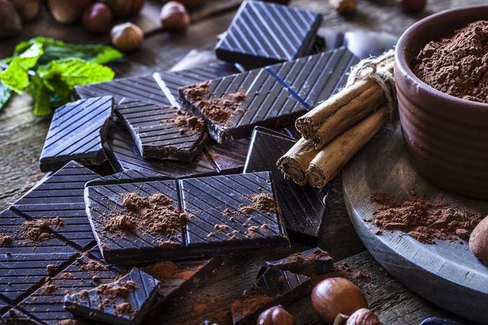 Health benefits of dark chocloate [Runner'sWorld]