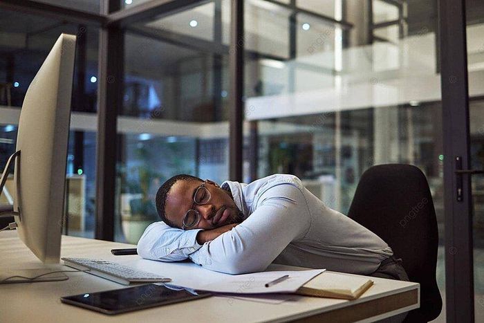 How long should an afternoon nap last? [pngtree]