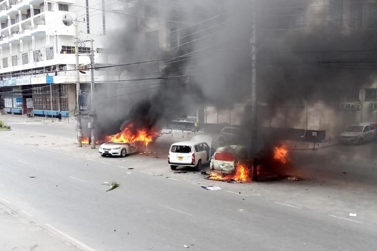 Vehicles burnt outside Qaffee Point Mombasa