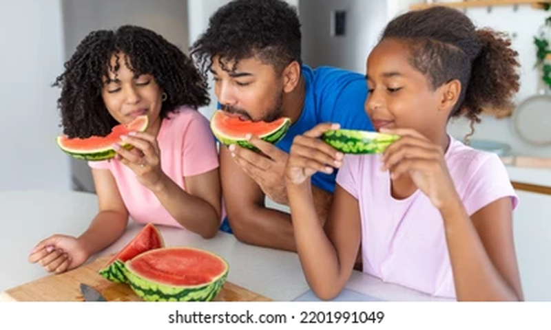 What happens to your body if you eat only fruits for 72 hours? [shuttershock]