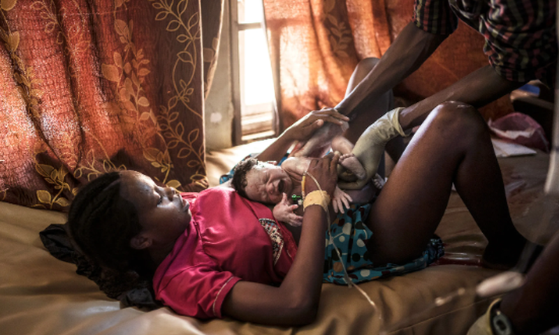 Nigerian women childbirth [ocean property]