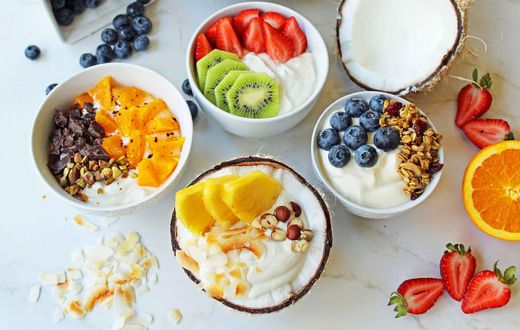 Healthy yoghurt bowls [ModernHoney]