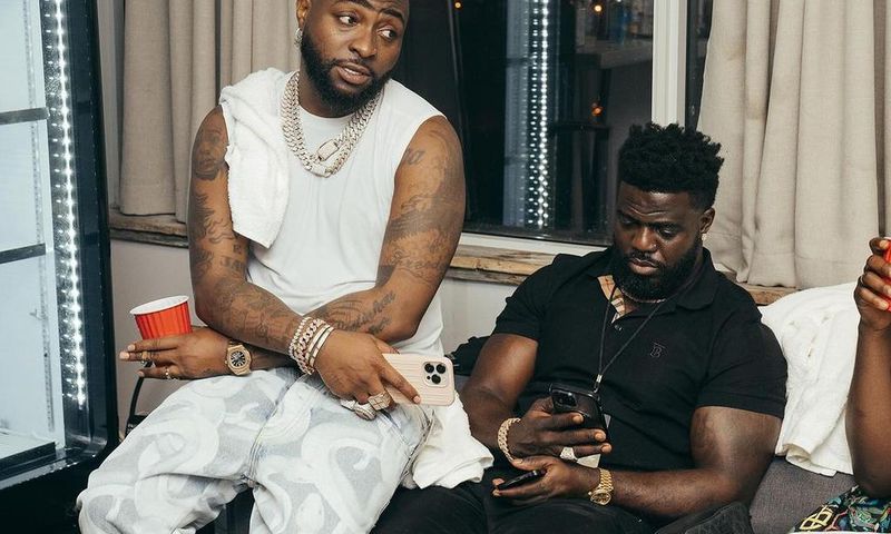 Davido and his friend Lati  [Instagram/it_ddon]
