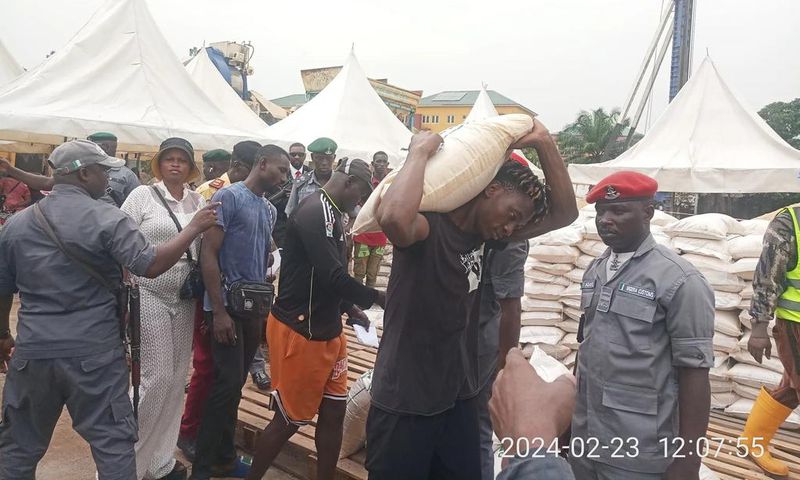 Picture of the rice distribution by the Nigerian Customs Service in Lagos on Friday [NAN]