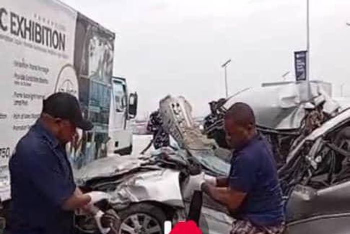 Accident on Third Mainland Bridge involving truck, car claims 1 life