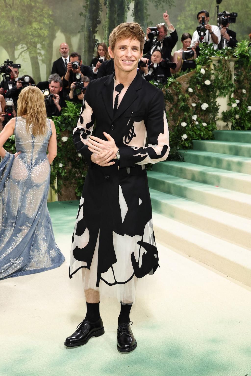 Eddie Redmayne's illusion ensemble popped at the Met Gala.