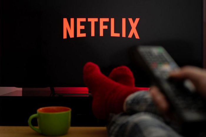 Binge-watching can affect your health [carrilloadvantures]
