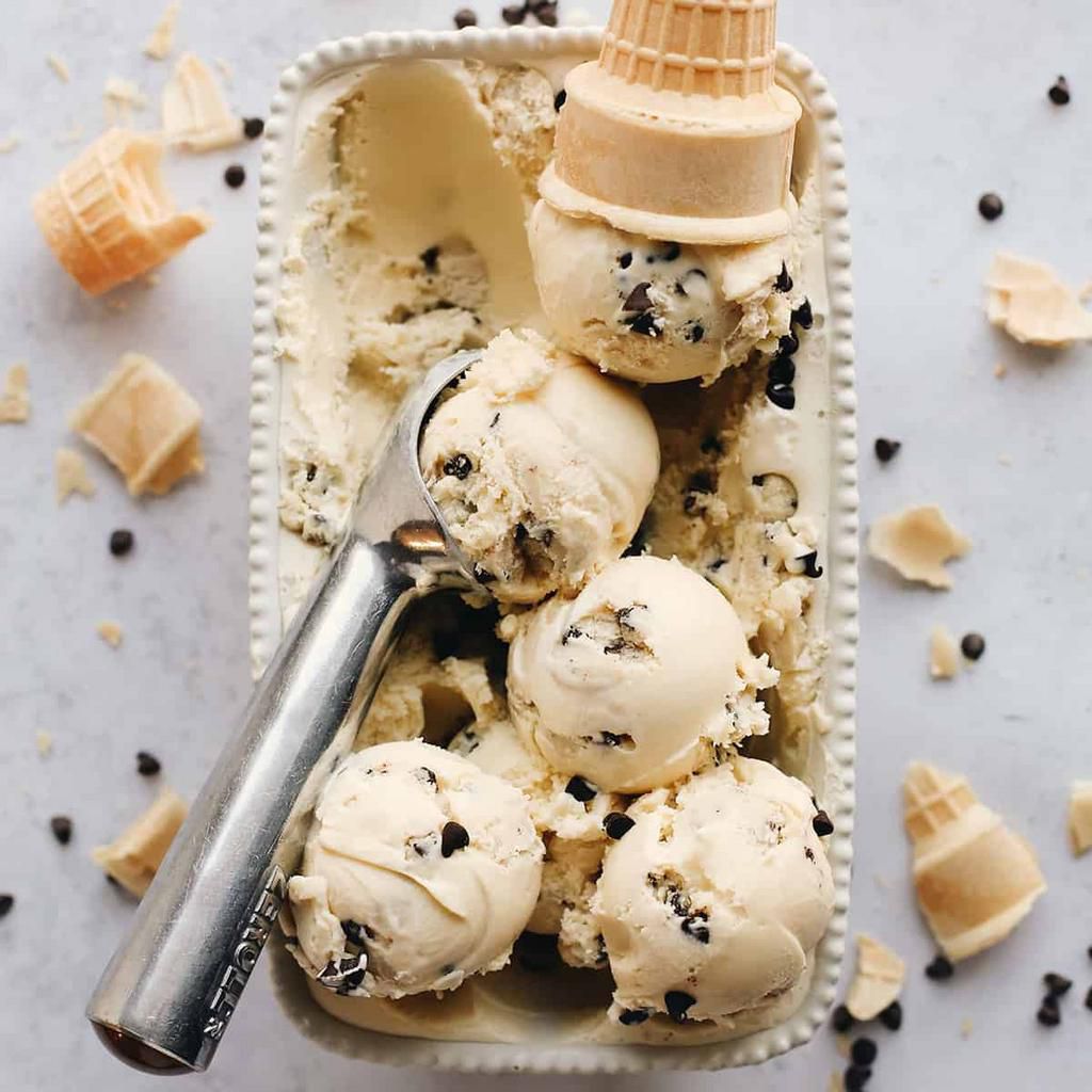 Chocolate chip cookie dough ice cream [joyfoodsunshine]