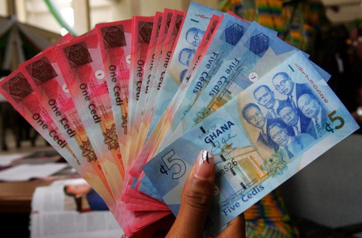 Residents in shock as a strange rich man keeps paying their debts and dropping money envelopes at their doorsteps (video)