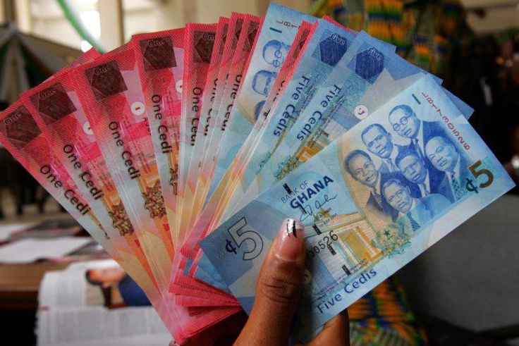 Residents in shock as a strange rich man keeps paying their debts and dropping money envelopes at their doorsteps (video)