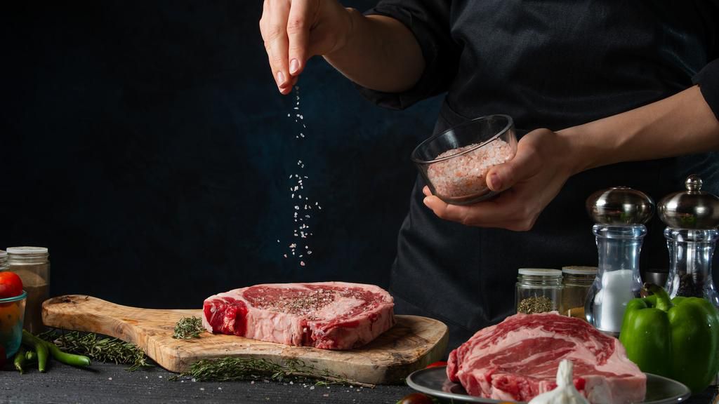 Preparing the steak [tastingtable]