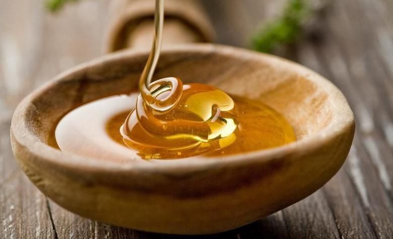 How to use honey as face mask and exfoliant