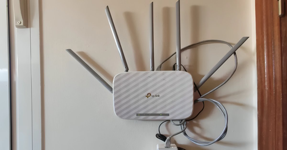 Common ways your WiFi router is the cause of your internet problems ...