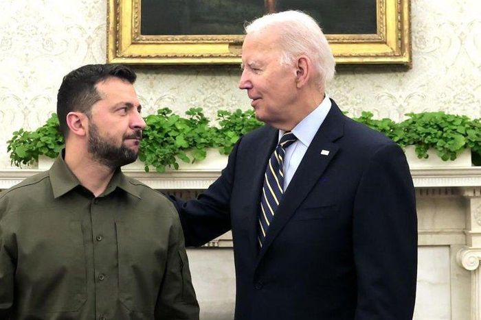 Ukrainian President, Volodymyr Zelensky and US President Joe Biden [BBC]