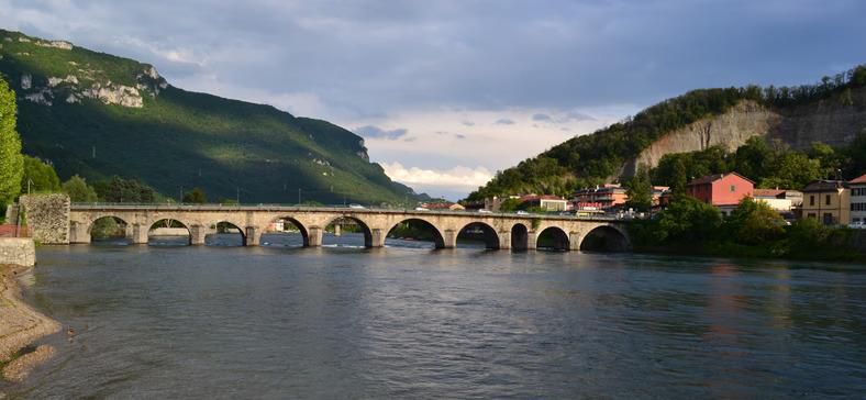Bridge in Lecco over Lake Como, Italy [Shutterstock]