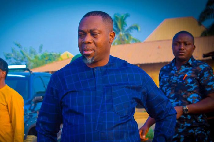 Azemhe Azena [Facebook]