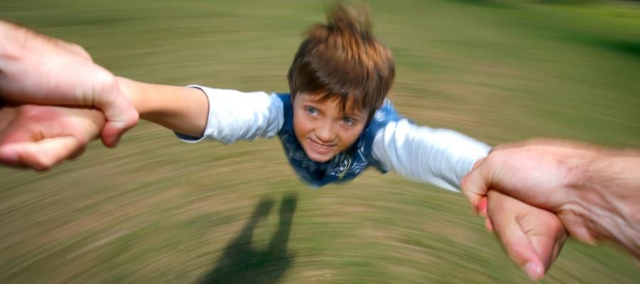 Dangerous ways of holding your baby [MommyNearest]