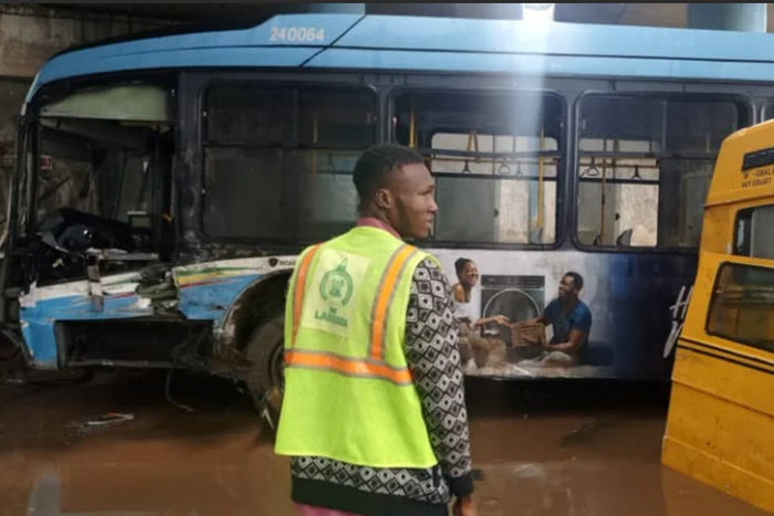 15 people injured as BRT, truck and commercial bus collide in Lagos [NAN]