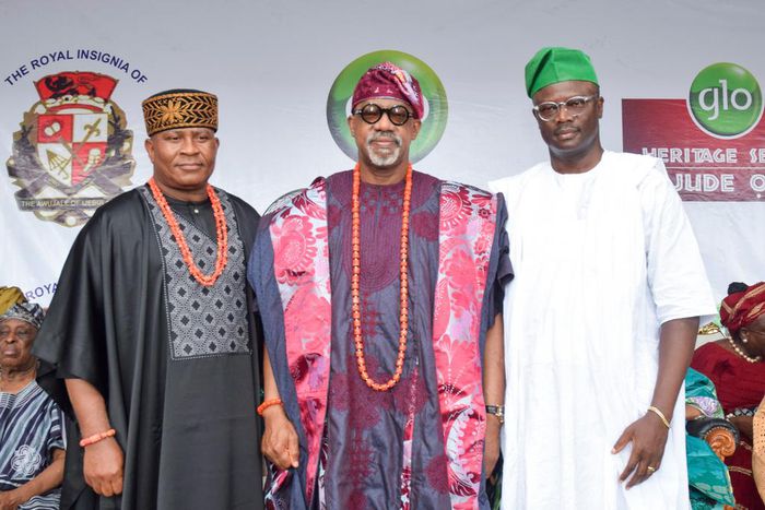 Governor Dapo Abiodun of Ogun State, flanked right by Globacom’s Head of Sales Operations, Mr. Kazeem Kaka, and Mr. Ikenna Aguwuom also of Globacom at the grand finale of Ojude Oba festival in Ijebu Ode, Ogun State, on Tuesday