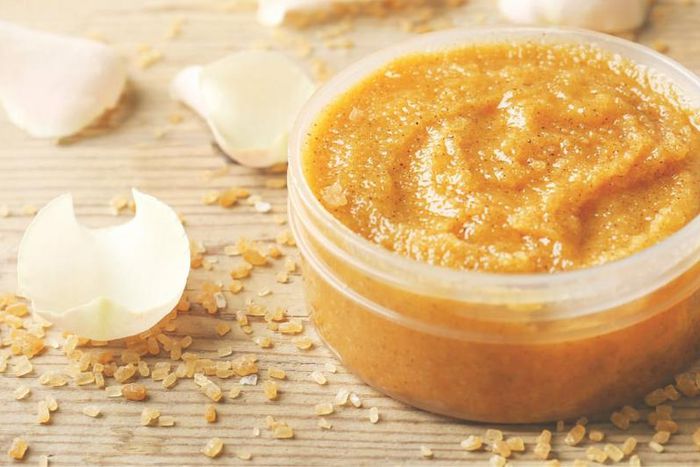 How to make honey and sugar scrub [LittleHouseLiving]